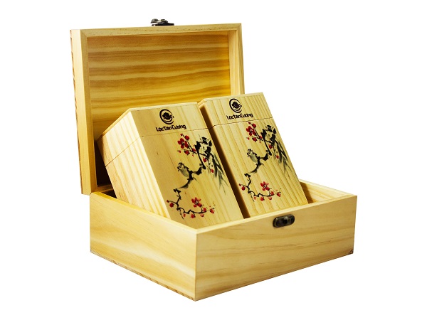 Hộp trà quà tặng bằng gỗ - Trà Đinh Tân Cương 200 gram