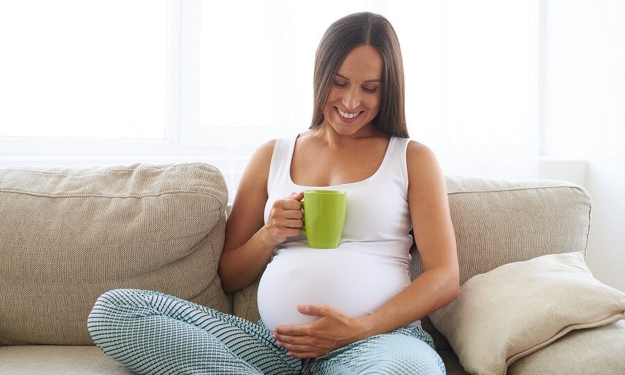 phụ nữ mang thai có nên uống trà xanh không